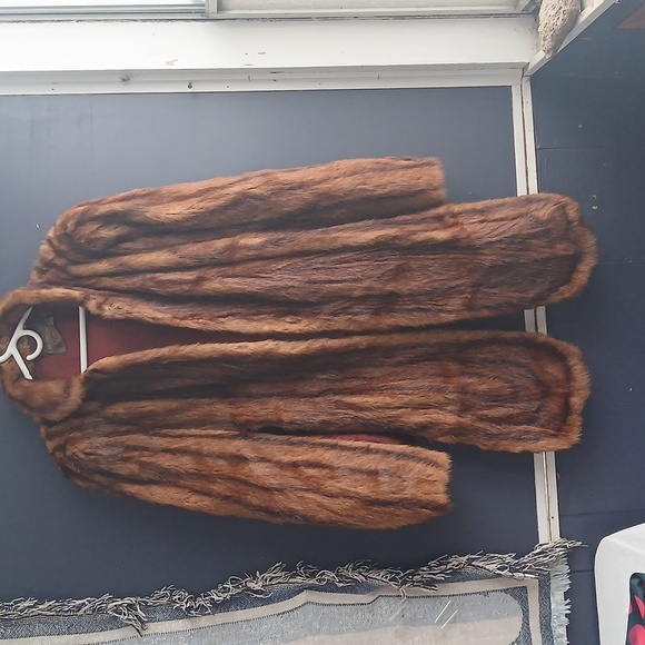 L.Bamberger & Co. Newark Jackets & Blazers - L.Bamberger & CO. Newark Elegant Brown Fur Mink Stole Wrap